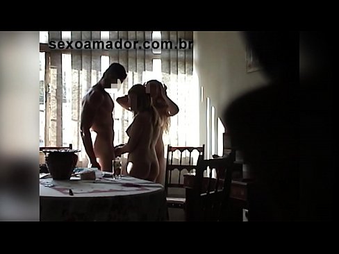 ❤️ Seksvriende nooi 'n reuse man en 'n drietal saam met hom ️❌ Pornovideo by ons