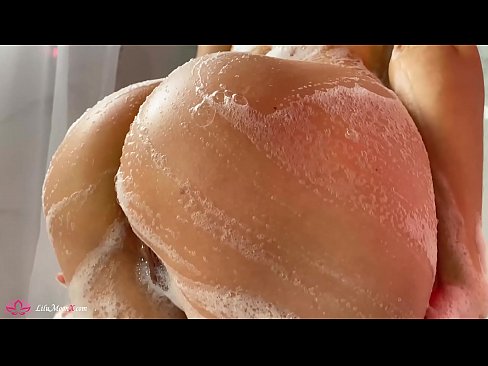 ❤️ Donkerkop masturbeer poes met vibrator tot intense orgasme in stort ️❌ Pornovideo by ons