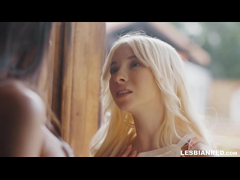 ❤️ Meisie kom 'n paar maande later by die huis en eet uiteindelik haar stiefma se poes ️❌ Pornovideo by ons
