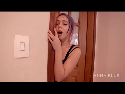 ❤️ Ek het teruggekom by my broer. Ek het seks met sy meisie gehad. lesbiese terugbetaling. ️❌ Pornovideo by ons