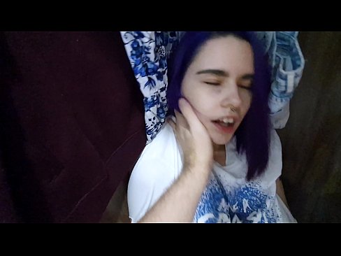 ❤️ Het my sussie in die kas gekry en haar gehelp om te kom ️❌ Pornovideo by ons