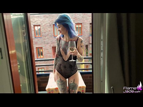 ❤️ Geweldige meisie suig met 'n gulp en fokken passievol onder die oop lug ️❌ Pornovideo by ons